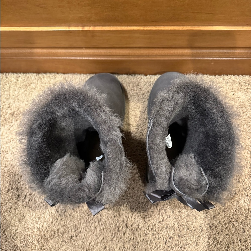 Authentic Preowned Ugg Bailey Bow II Boots Size USA 7 - Picture 6 of 11